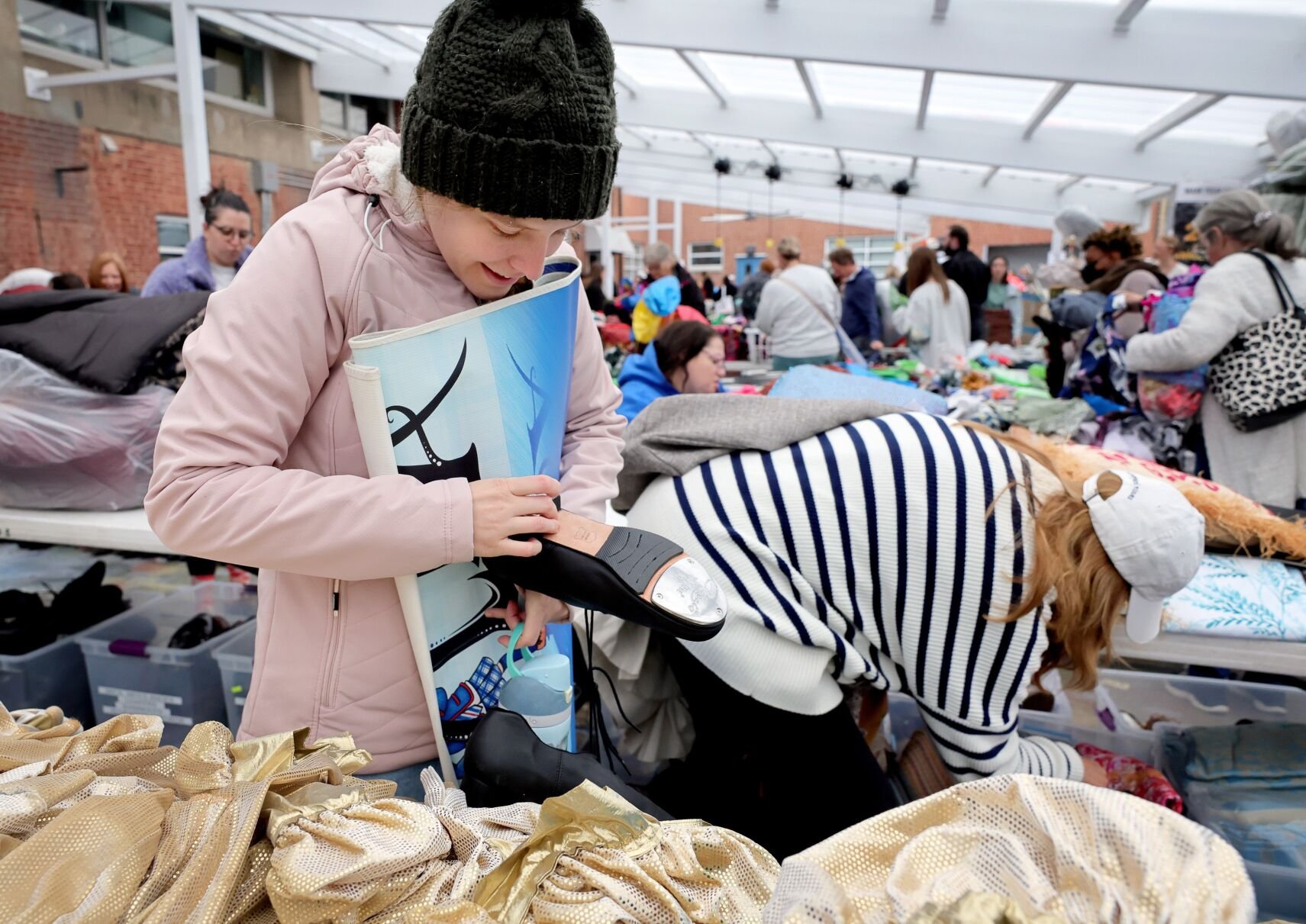 Muny Garage Sale draws thousands